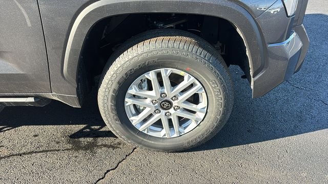 2025 Toyota Tundra SR5 - Photo 6
