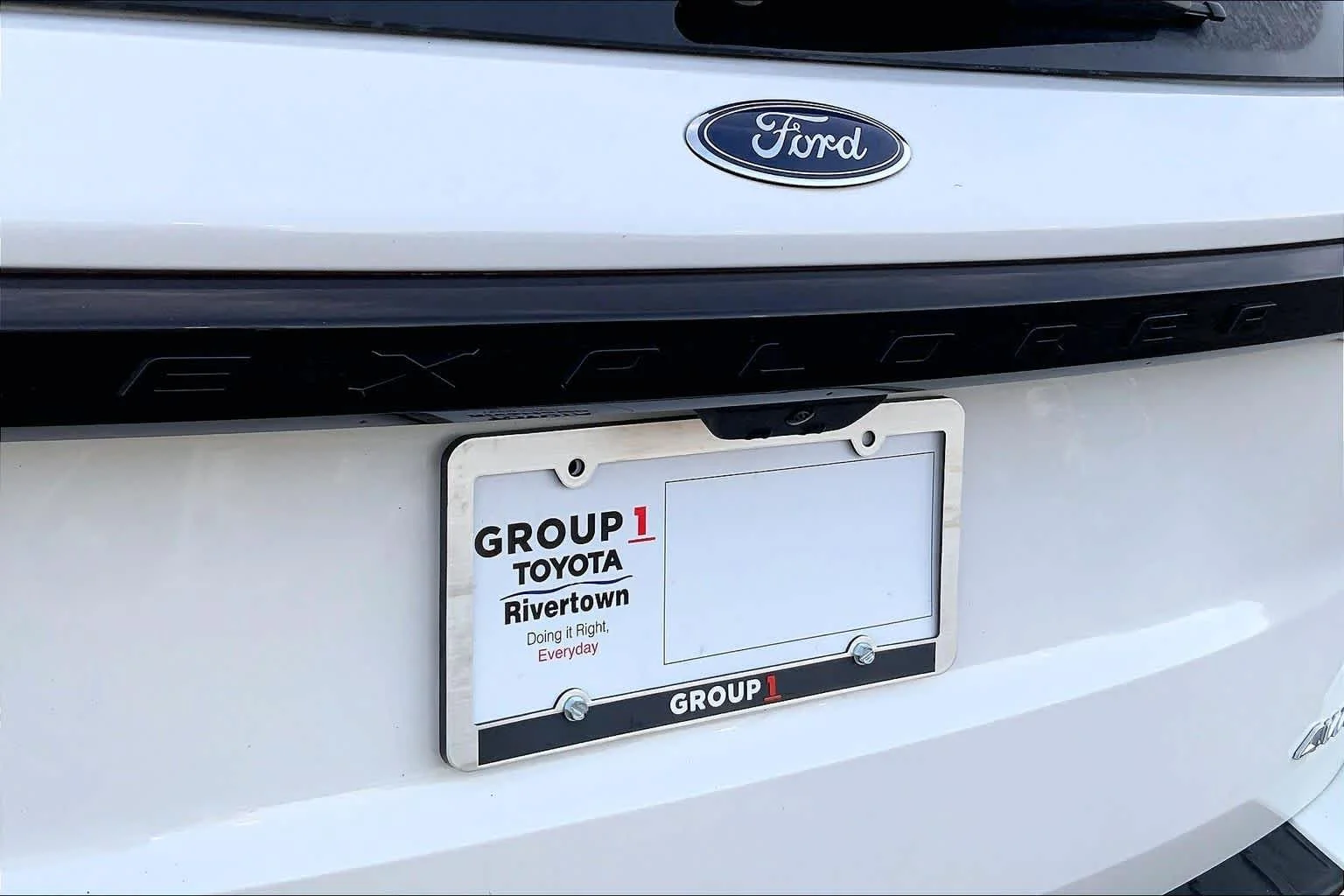 Used 2025 Star White Metallic Tri-Coat Ford ST-Line image 27
