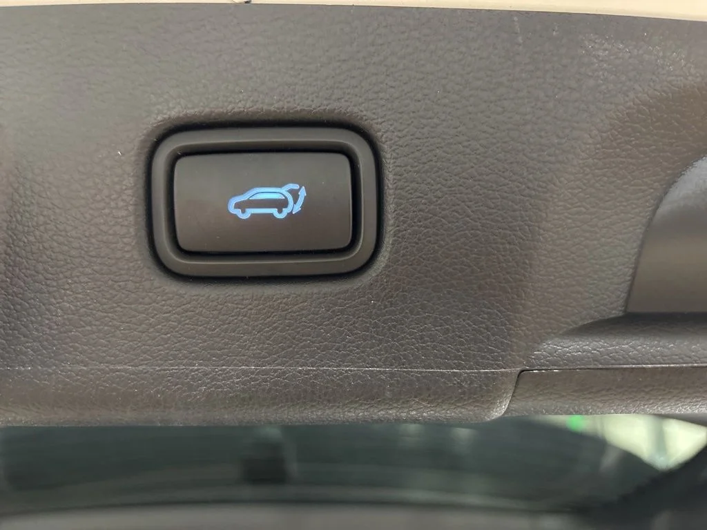 Used 2025 White Hyundai Calligraphy Night Edition image 39