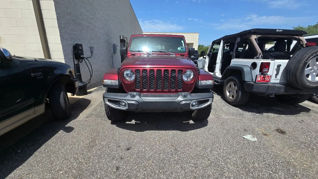 Used 2021 Red Jeep Sport image 2