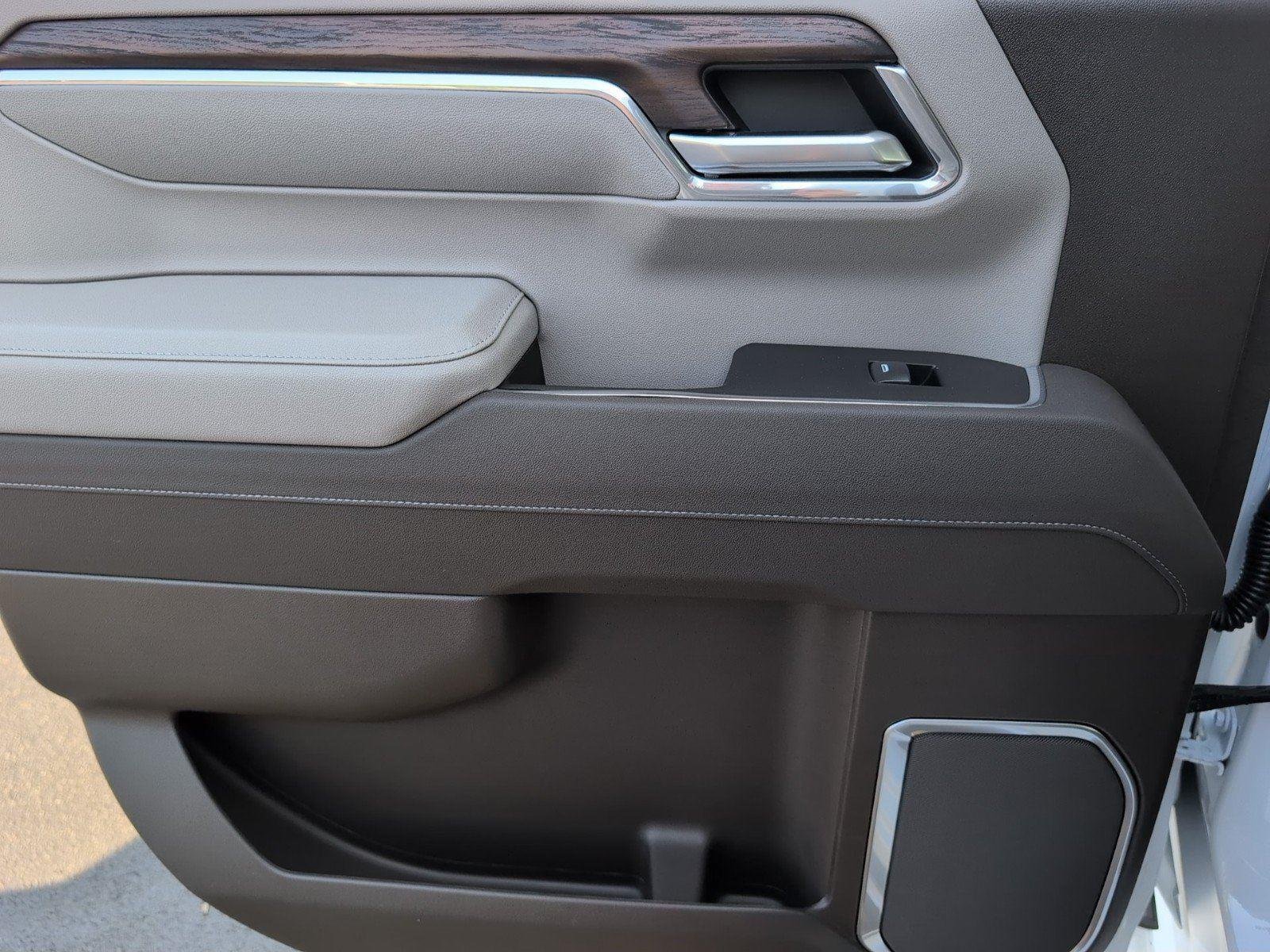 New 2026 Glacier White Tricoat GMC SLT image 35