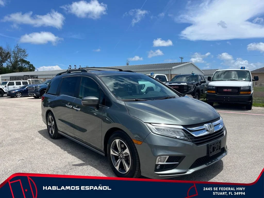 Used 2018 Green Honda Touring image 2