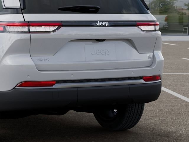 New 2026 Bright White Clear-Coat Exterior Paint Jeep Limited image 13