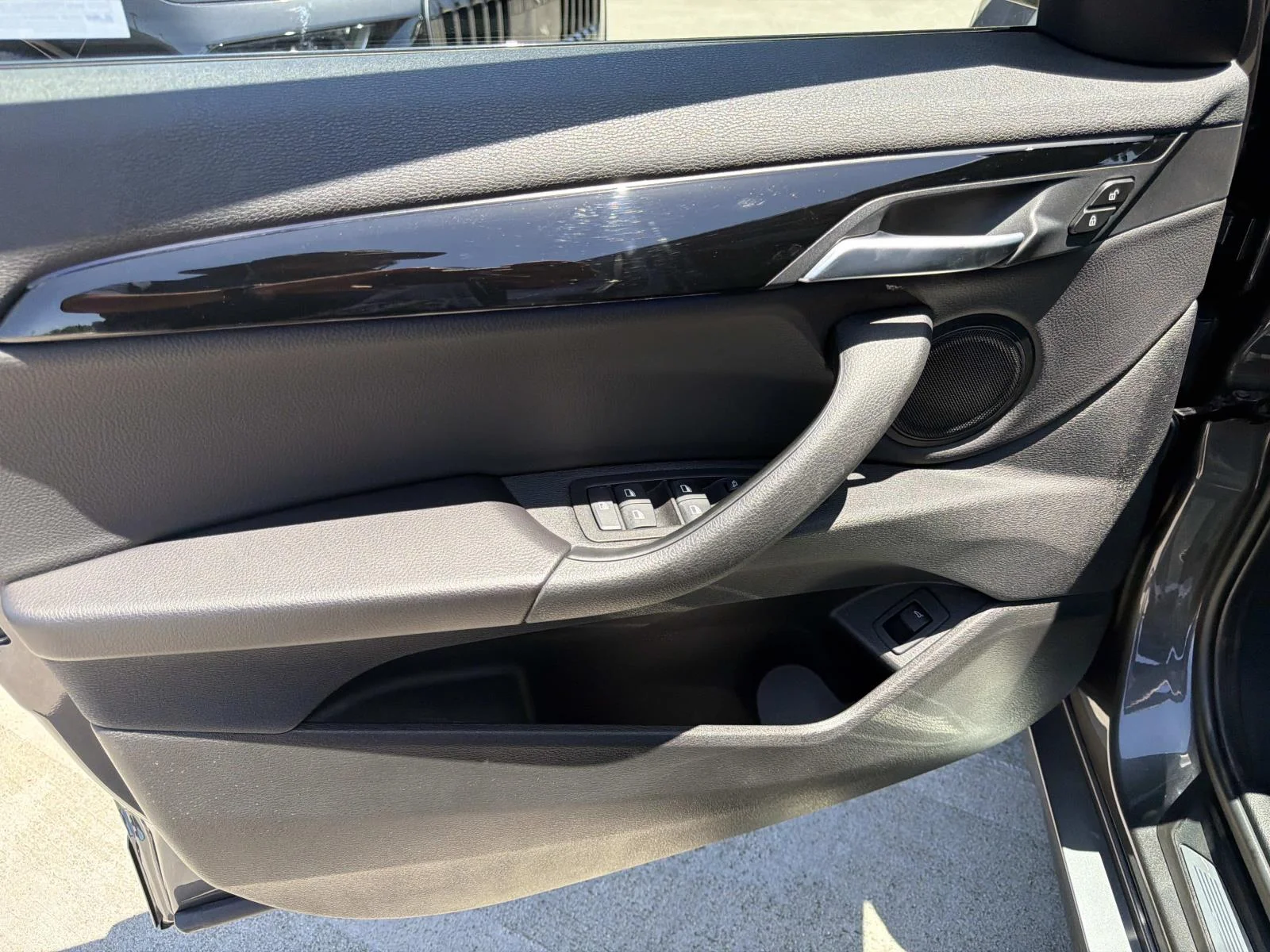 Used 2020 Mineral Gray Metallic BMW sDrive28i Sports Activity Coupe image 11