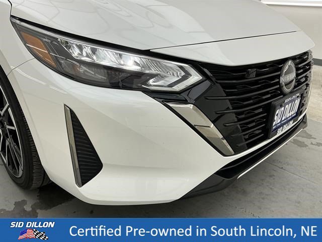 Certified Used 2025 Aspen White Tricoat/Super Black Nissan SR image 26