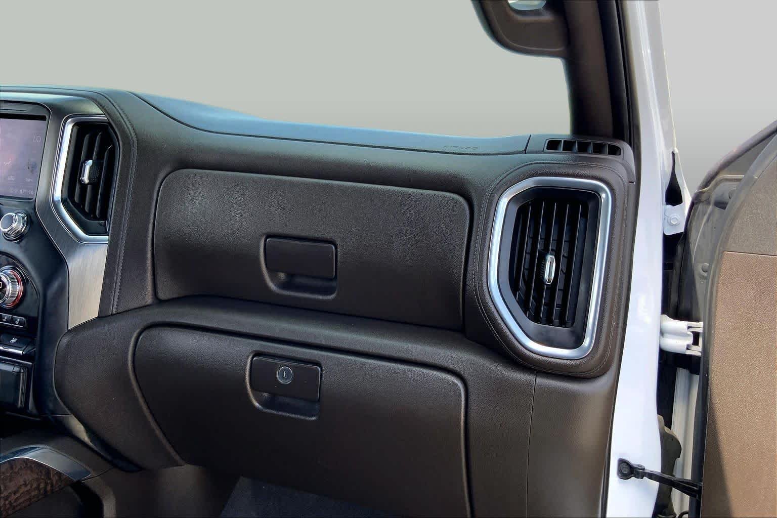 Used 2021 White Frost Tricoat GMC Denali image 18