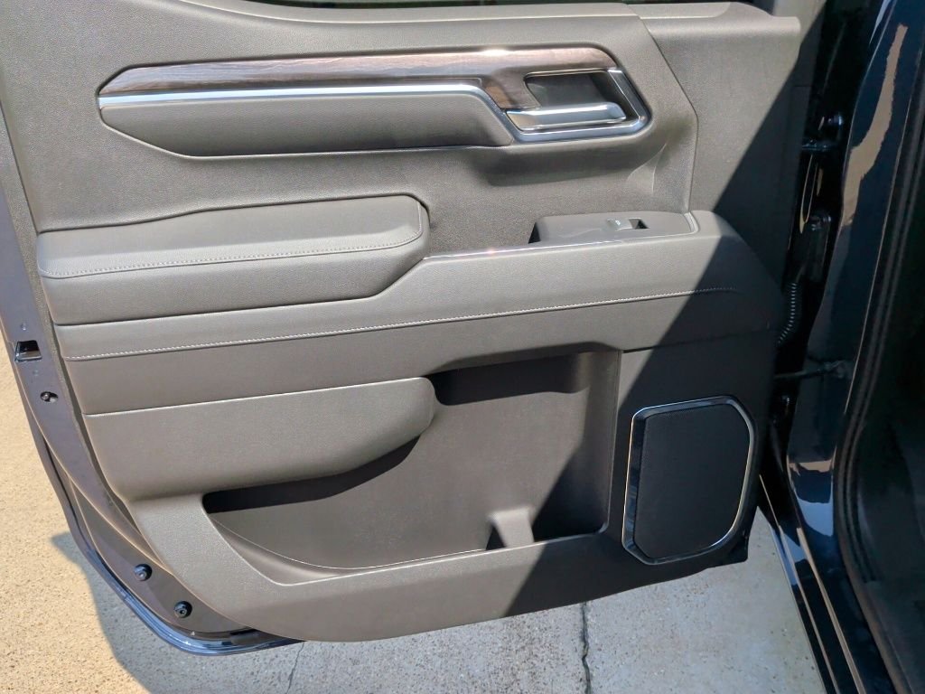 Used 2022 Blue Chevrolet LTZ image 37