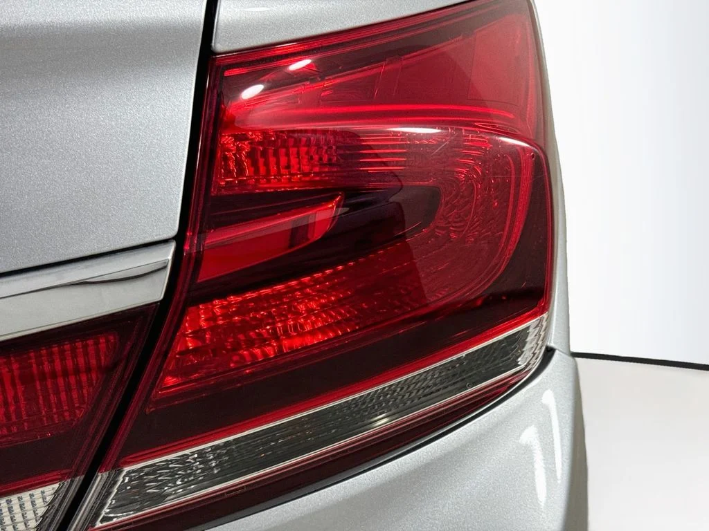 Used 2013 Silver Honda LX image 29