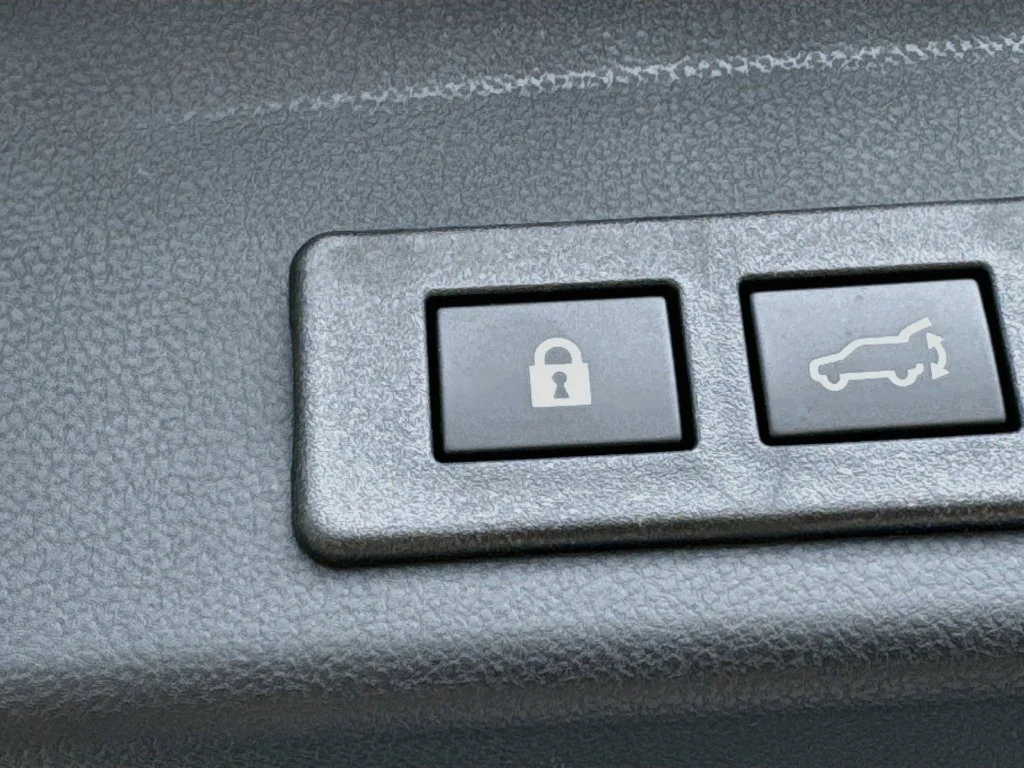 New 2027 Silver Subaru Limited image 32