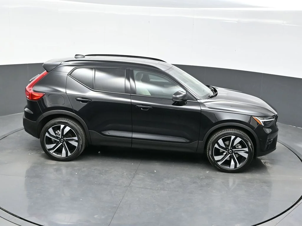 Certified Used 2025 Onyx Black Volvo Ultra image 36