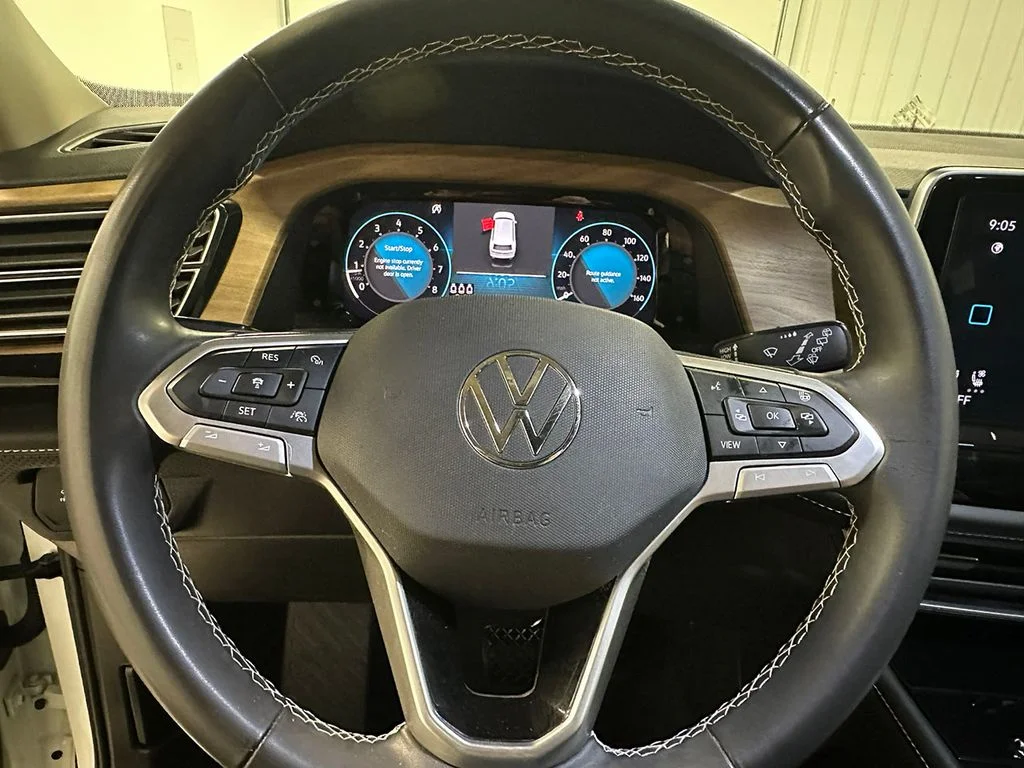 Used 2024 White Volkswagen 2.0T SE w/Technology image 40