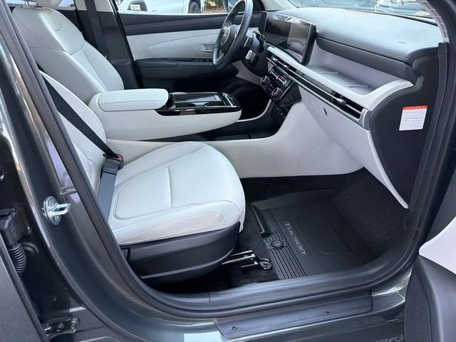 Used 2025 Gray Hyundai SEL Convenience image 13