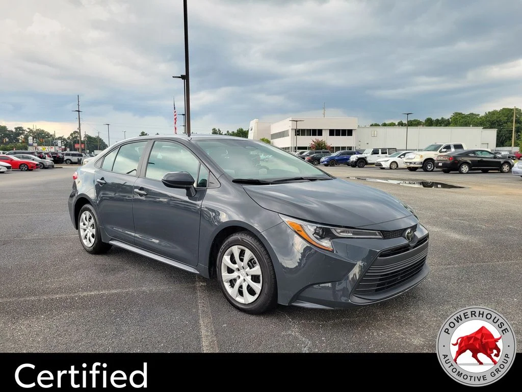 Used 2024  Toyota LE image 8