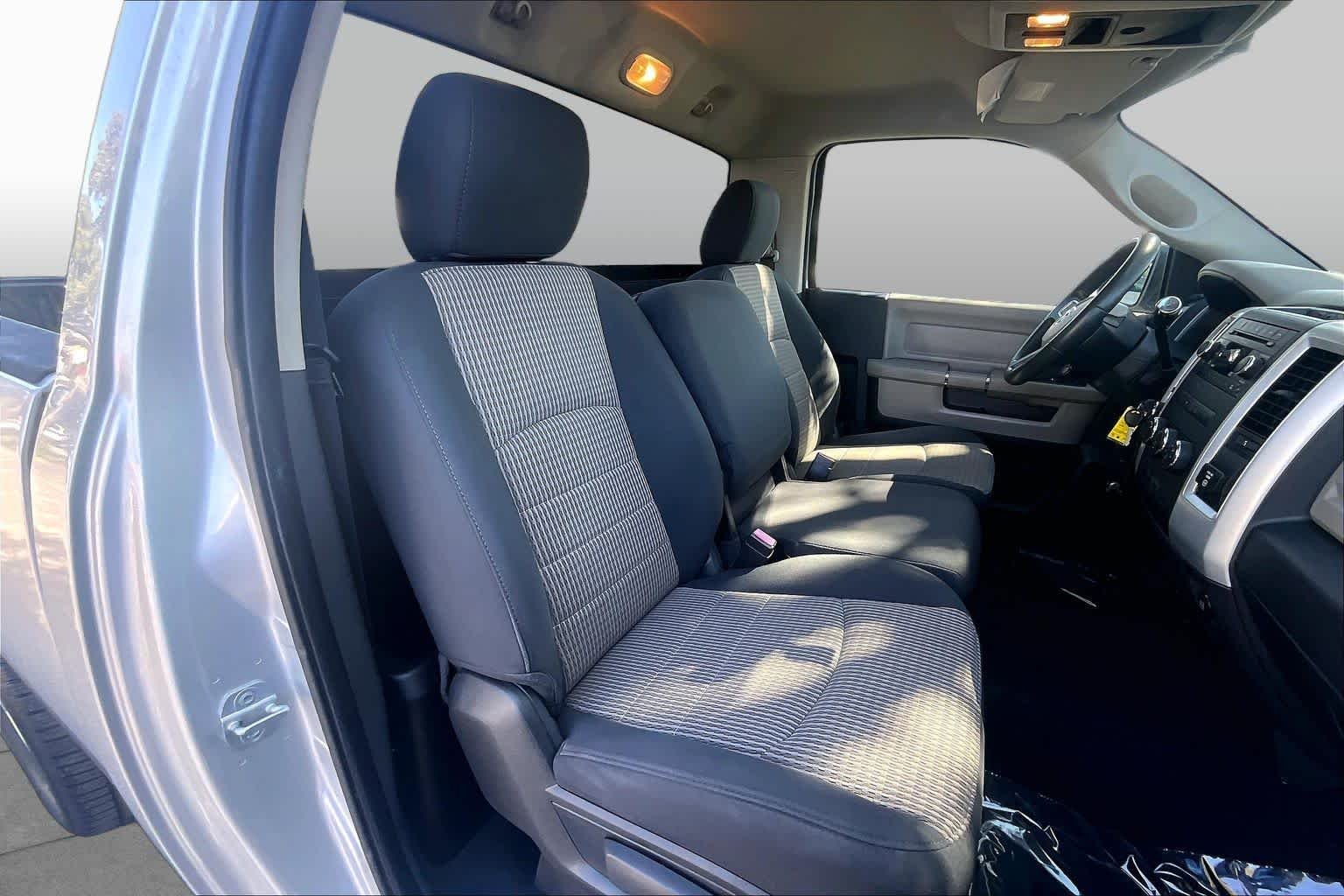 Used 2011 Bright Silver Metallic Ram SLT image 19