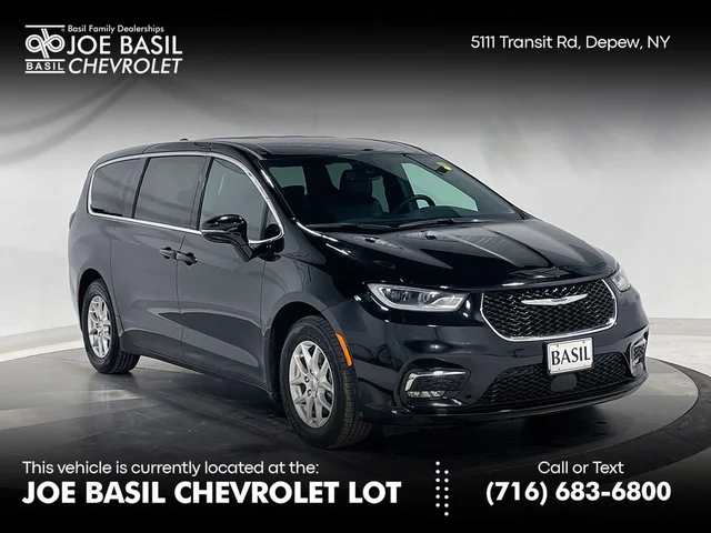 2025 Chrysler Pacifica Select