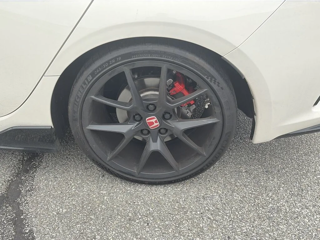 Used 2025 Championship White Honda Type R Certified Pre-Owned   Clean Title   One Own image 18