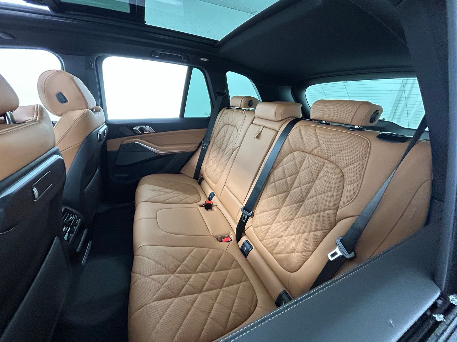 New 2026 Carbon Black Metallic BMW xDrive50e image 55