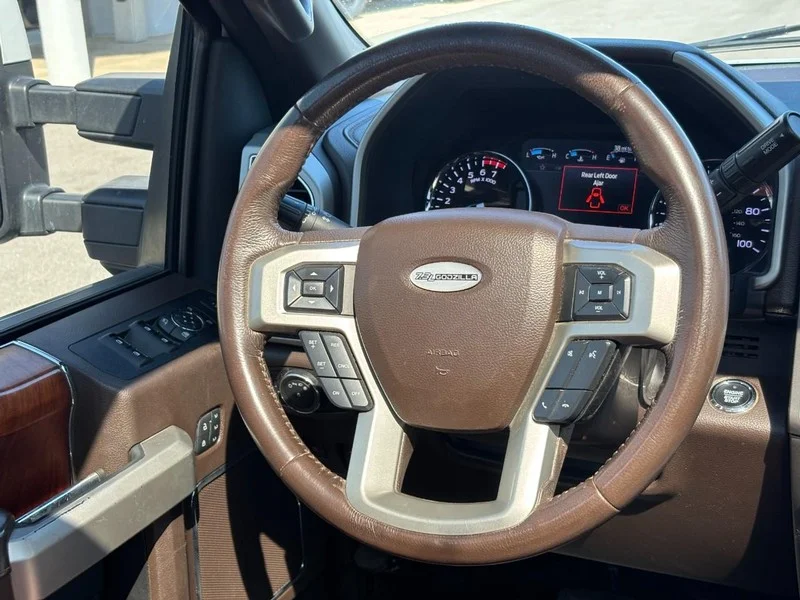 Used 2022  Ford King Ranch image 12