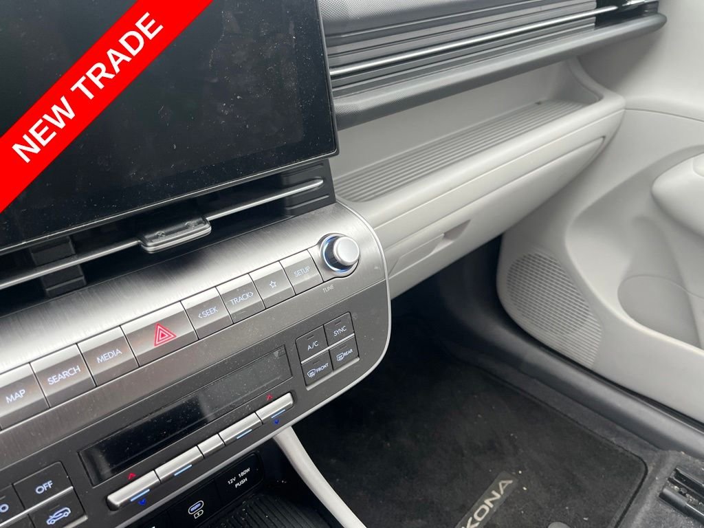 Used 2024 Gray Hyundai SEL image 9
