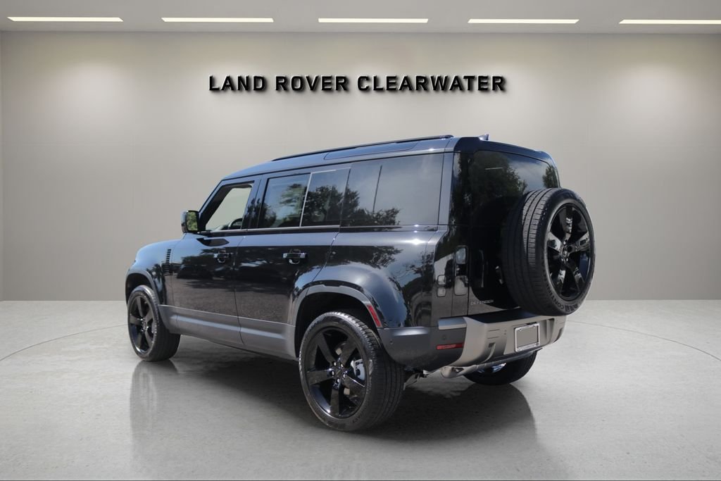 New 2026 Santorini Black Land Rover S image 3
