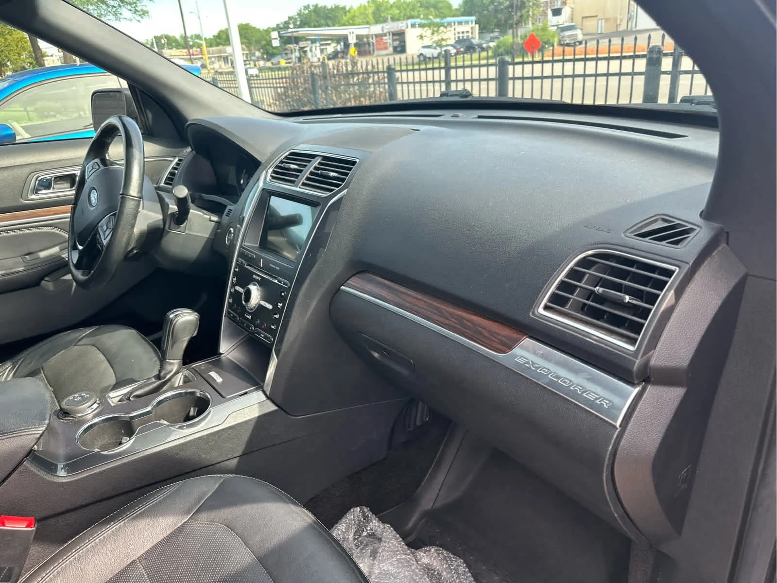 Used 2018 Magnetic Metallic Ford Limited image 8