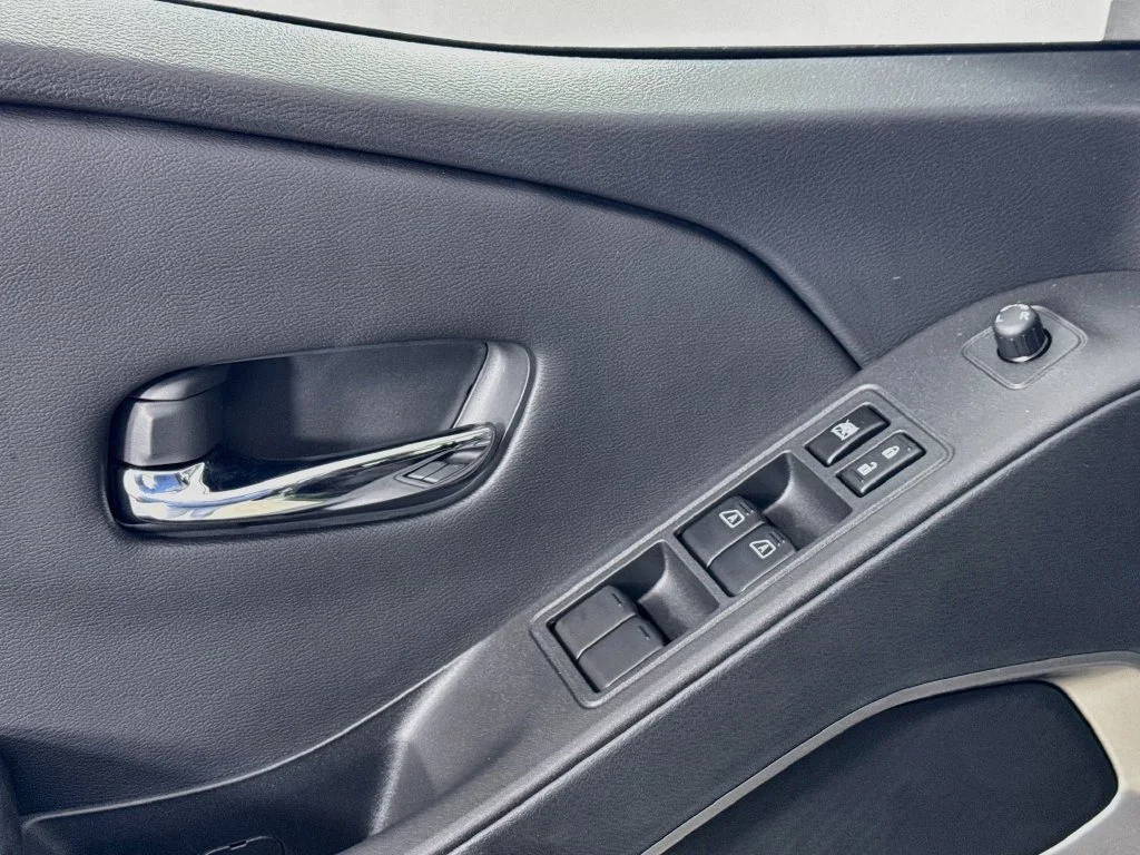 New 2027 Green Nissan SV image 20