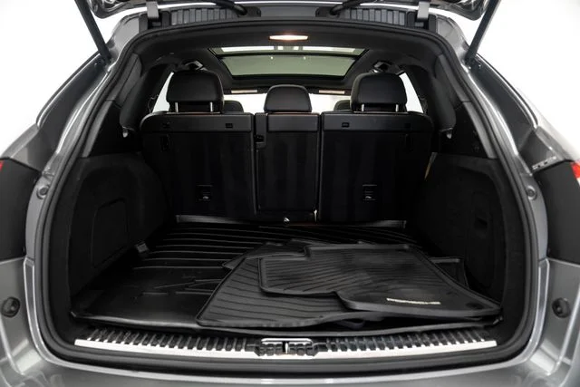 Used 2014  Porsche Diesel Platinum Edition image 41