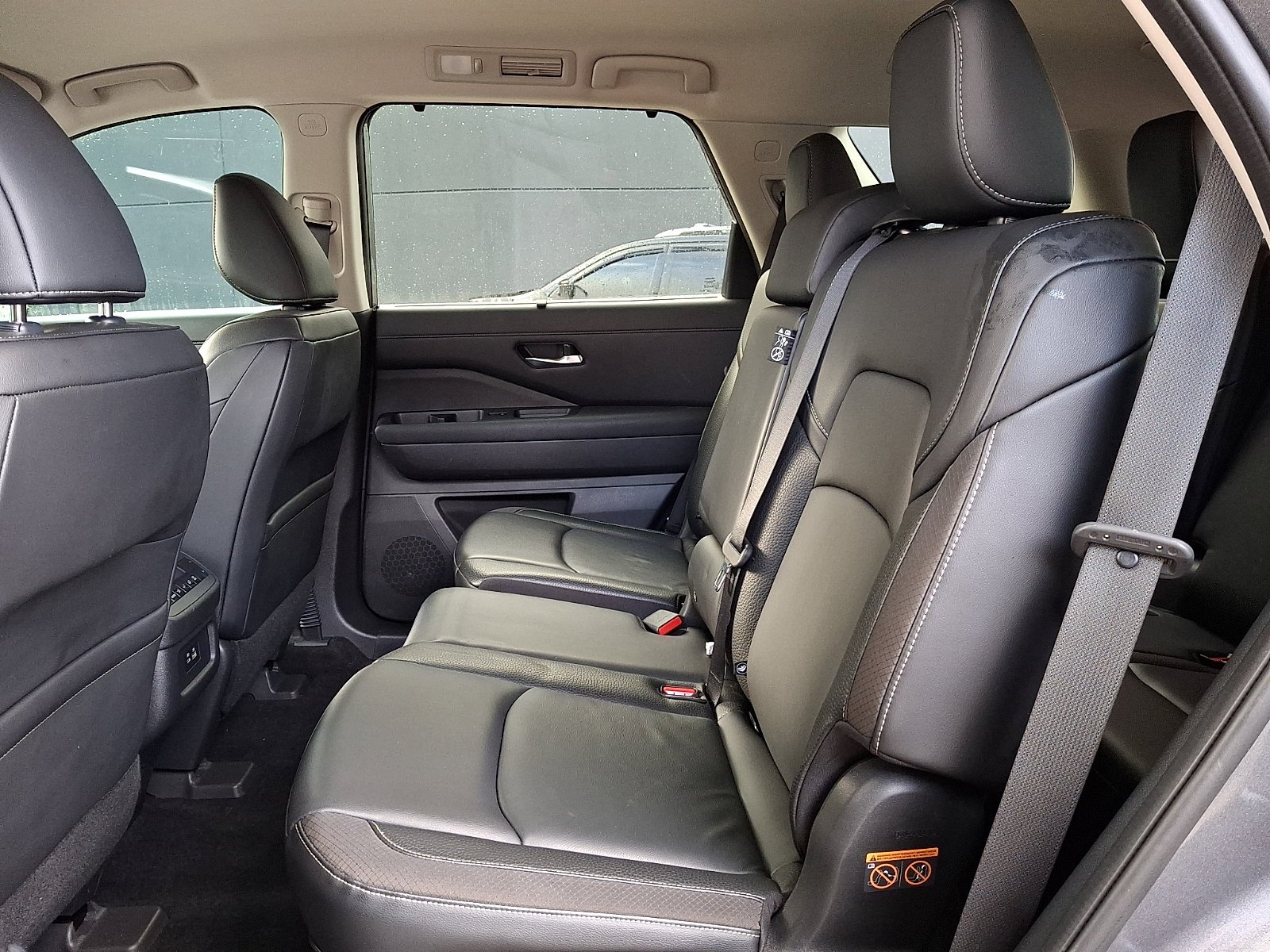 Used 2022 Gun Metallic Nissan SL image 10