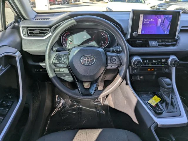 Used 2023  Toyota XLE image 12