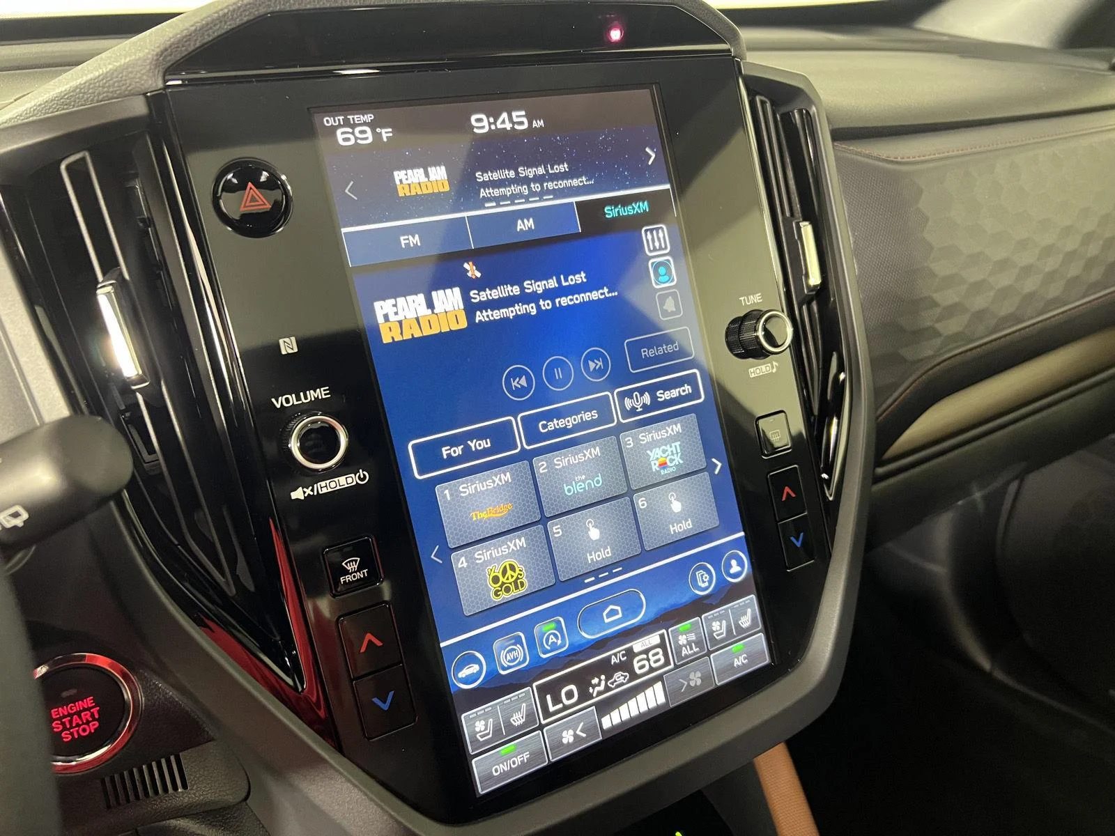 Used 2025 River Rock Pearl Subaru Touring image 3