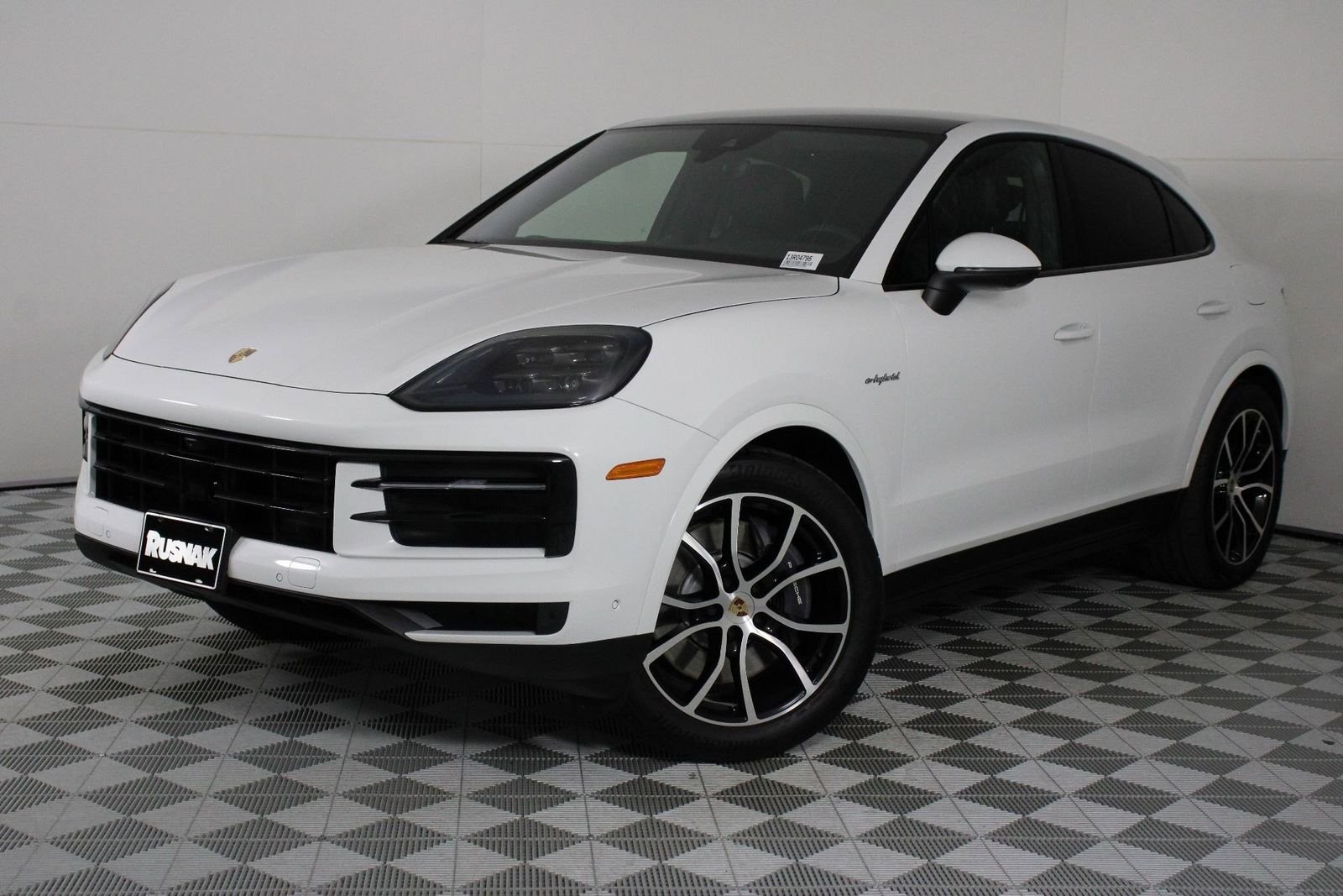 2025 Porsche Cayenne E-Hybrid's photo