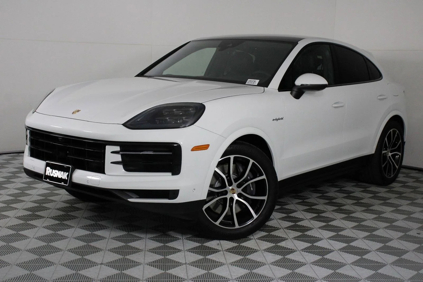 2025 Porsche Cayenne E-Hybrid's photo