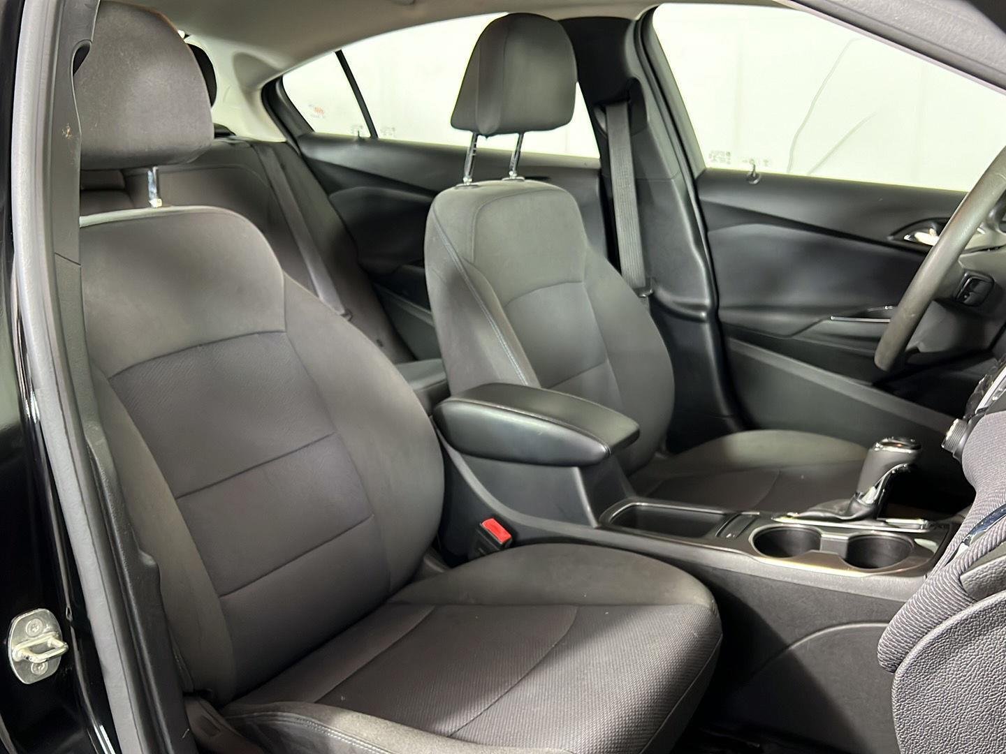 Used 2018 Mosaic Black Metallic Chevrolet LT image 4