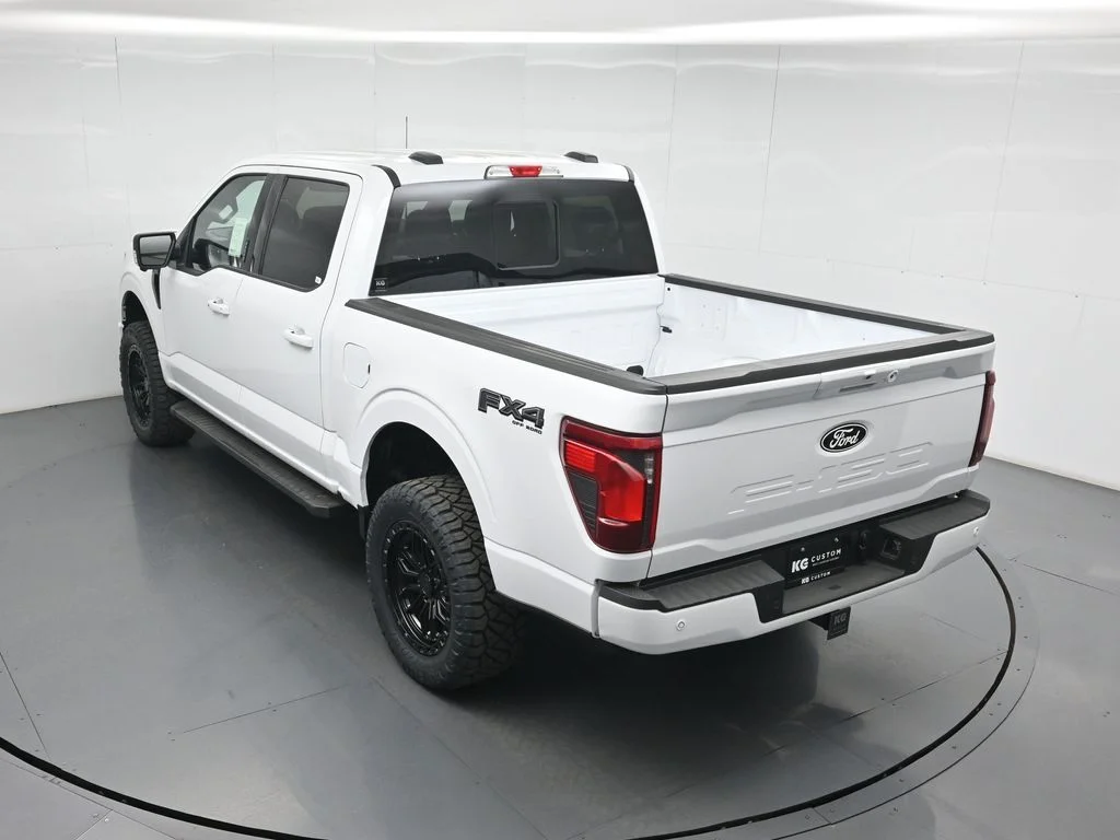 New 2026 Oxford White Ford XLT image 41