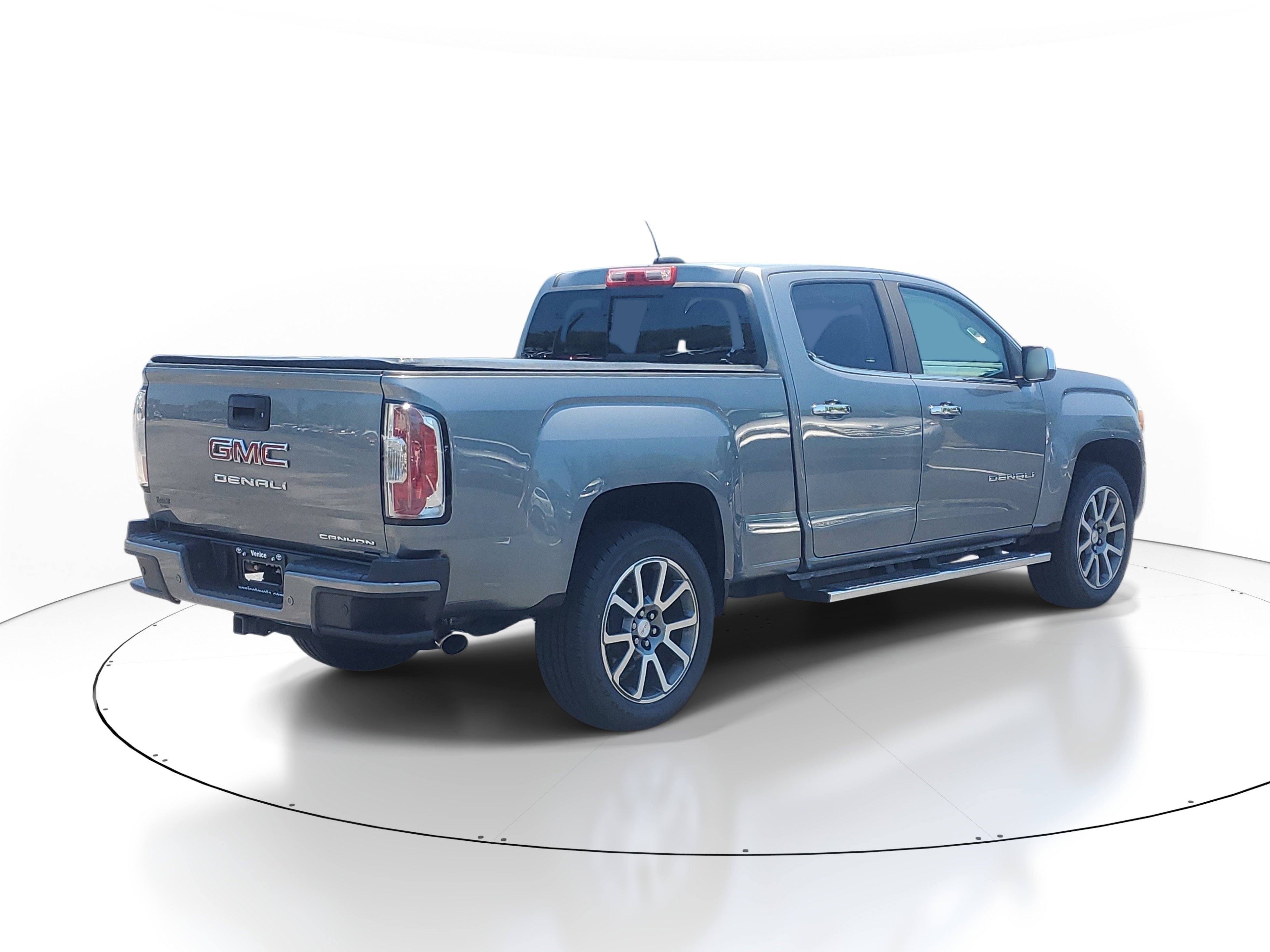 Used 2021 Satin Steel Metallic GMC 4WD Denali image 5