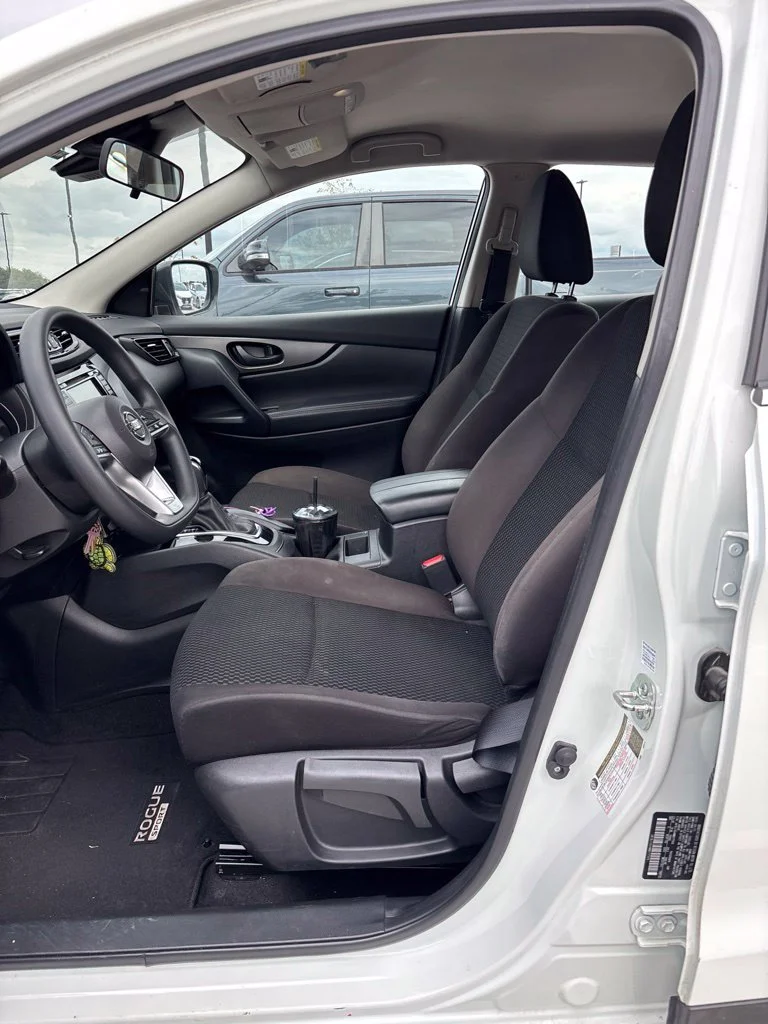 Used 2021 White Nissan S image 6
