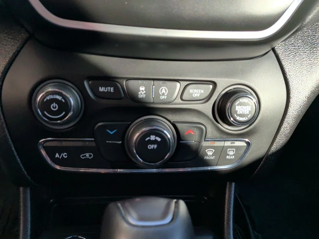 2021 Jeep Cherokee Latitude Lux - Photo 21