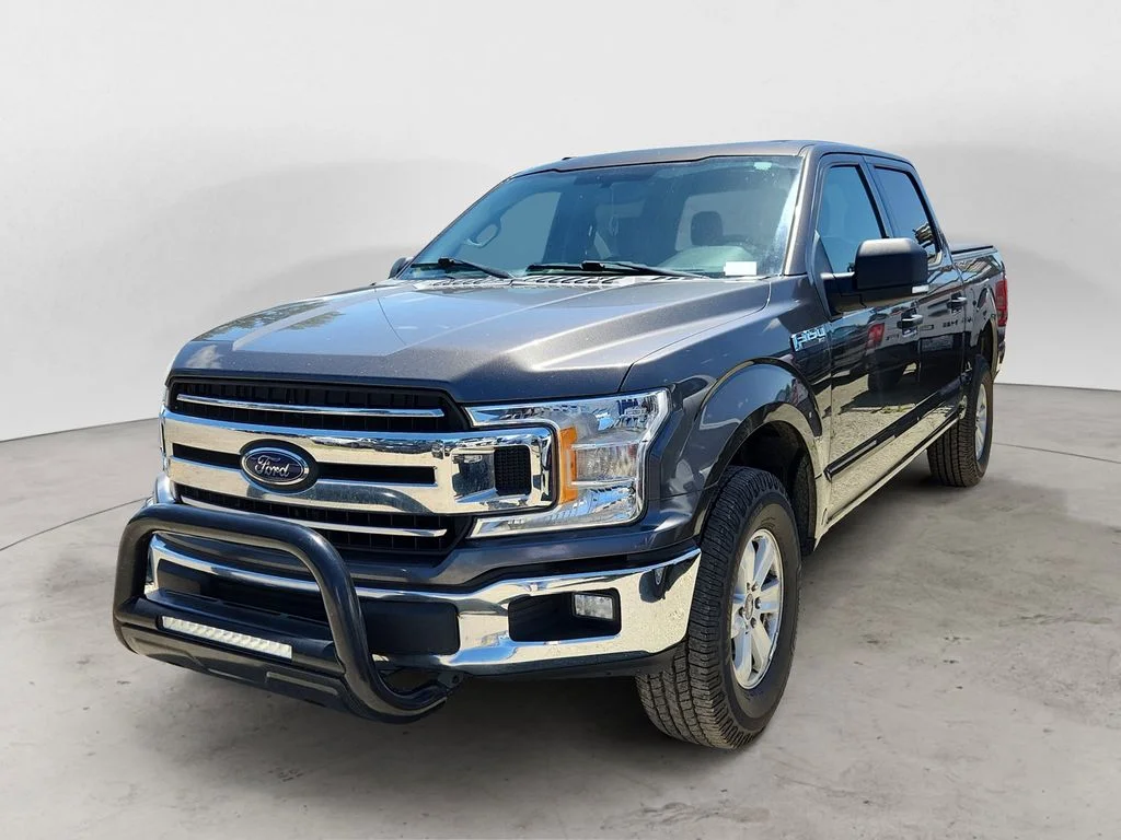 Used 2018 Gray Ford XLT image 1