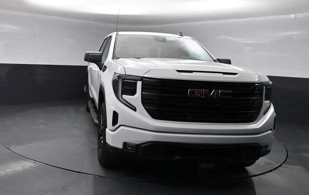 New 2026 Summit White GMC Elevation image 6