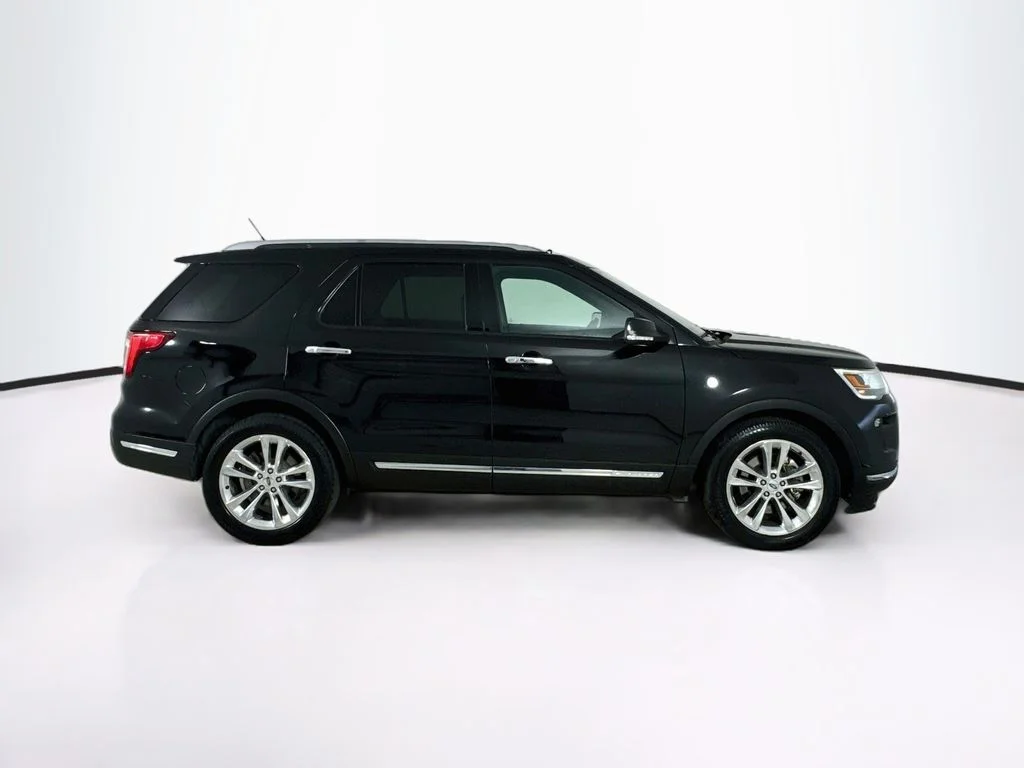 Used 2019 Black Metallic Ford Limited image 9