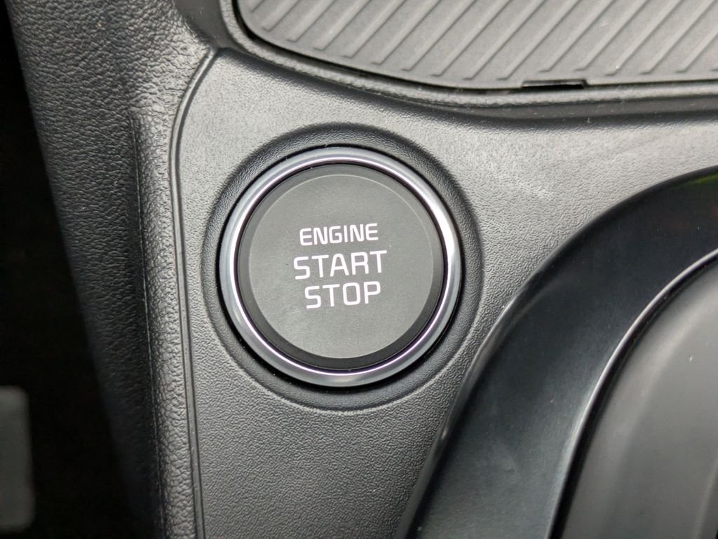 New 2025 Steel Gray Kia LXS image 28
