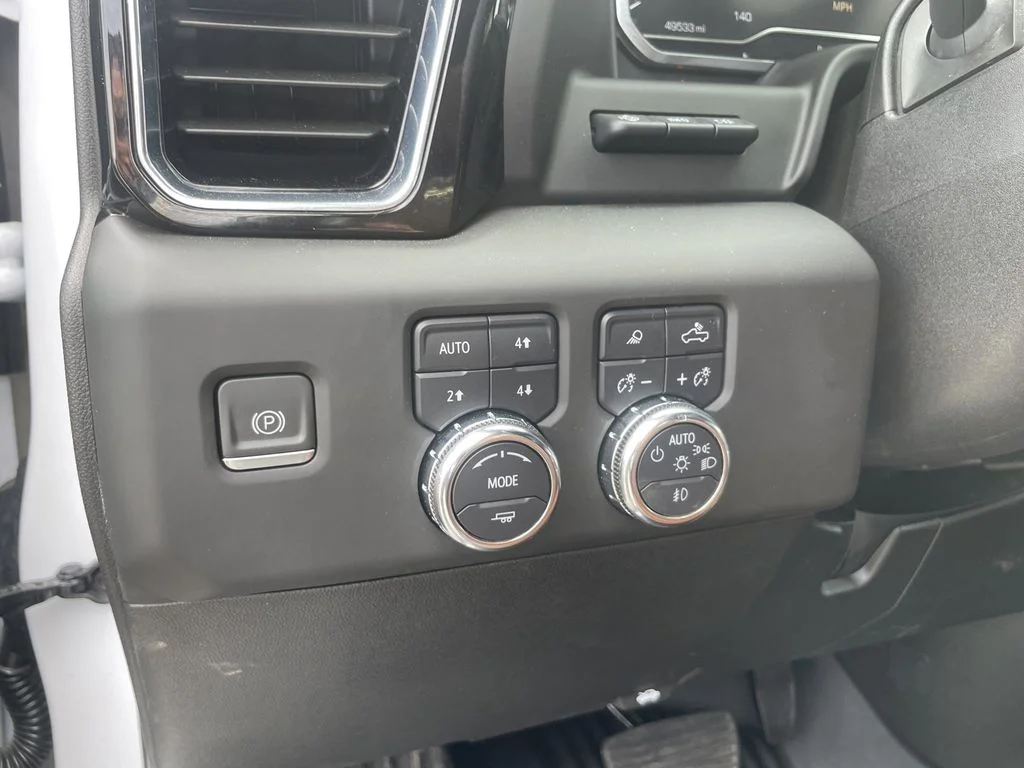 Used 2024 White Frost Tricoat GMC Denali Ultimate image 20