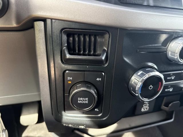 Used 2025 Atlas Blue Metallic Ford XLT image 33