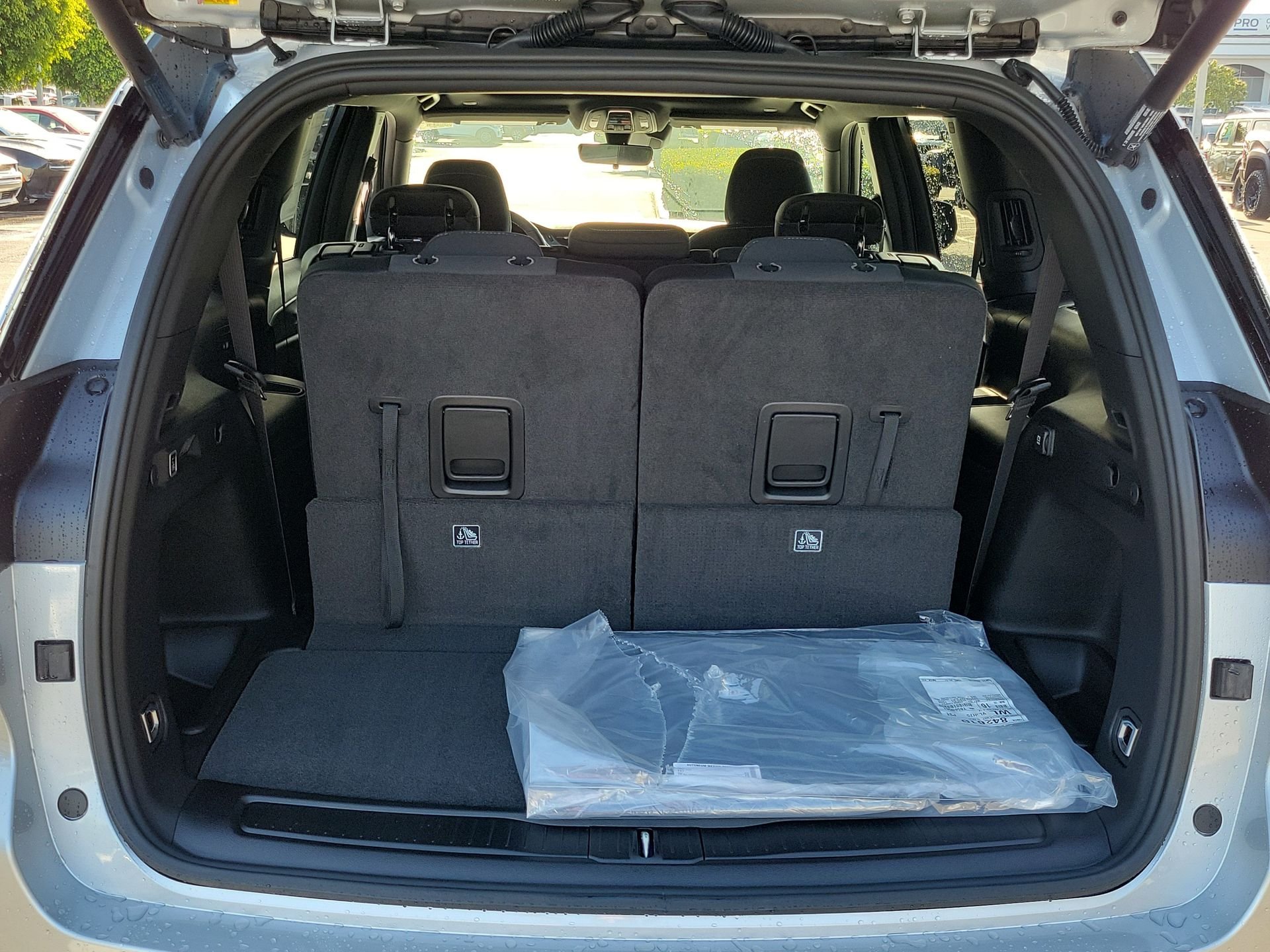 New 2026 Silver Zynith Exterior Paint Jeep Laredo X image 20