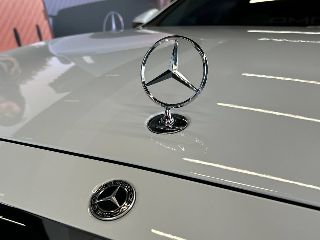 New 2027 MANUFAKTUR Moonlight White Metallic Mercedes-Benz S 580 image 51