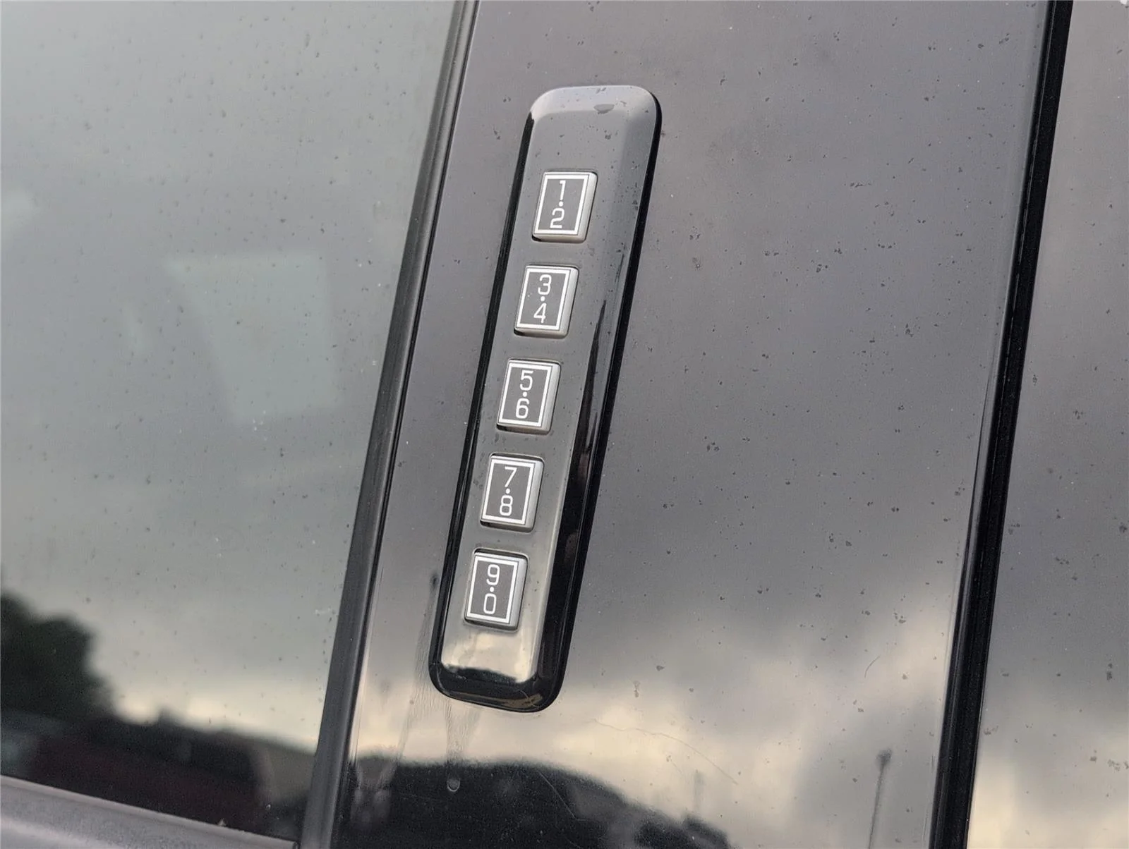 Used 2022 Iconic Silver Ford LARIAT image 39