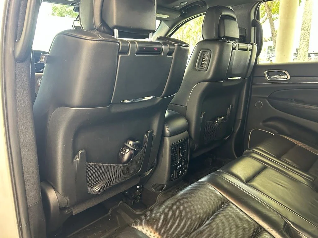 Used 2018 White Jeep Overland image 39