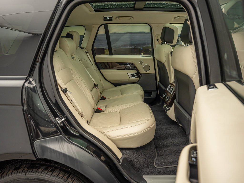 Used 2020 Black Land Rover HSE image 34
