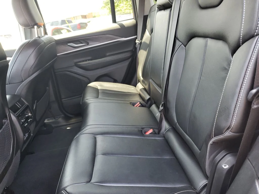 Used 2023 Gray Jeep Limited image 13