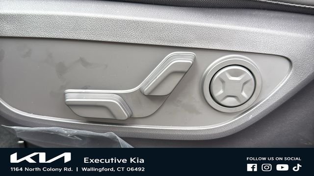 New 2027 Terrain Brown / Black Roof Kia X-Line S image 11
